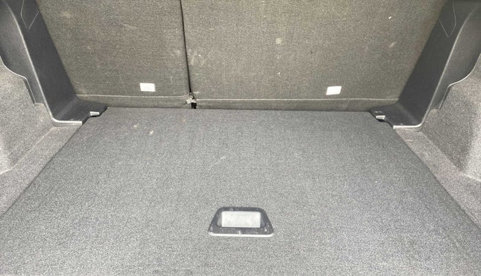 2020 Tata Harrier XZA PLUS 2.0L DARK EDITION, Diesel, Automatic, 39,334 km, Boot Inside