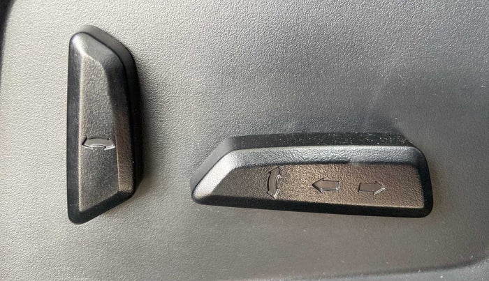 2020 Tata Harrier XZA PLUS 2.0L DARK EDITION, Diesel, Automatic, 39,334 km, Driver Side Adjustment Panel