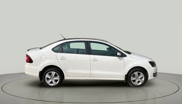 2017 Skoda Rapid STYLE 1.6 MPI AT, Petrol, Automatic, 36,795 km, Right Side View