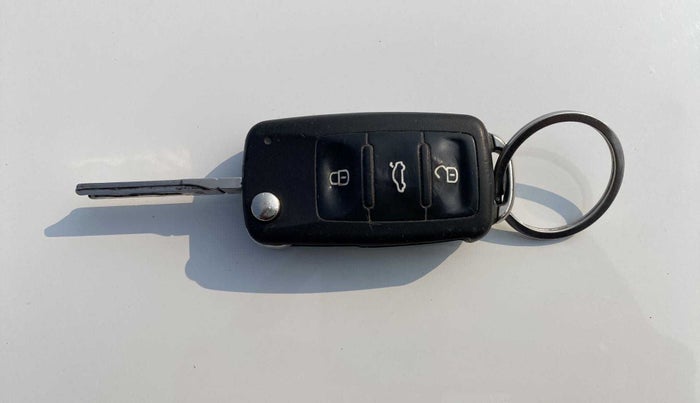 2017 Skoda Rapid STYLE 1.6 MPI AT, Petrol, Automatic, 36,795 km, Key Close Up