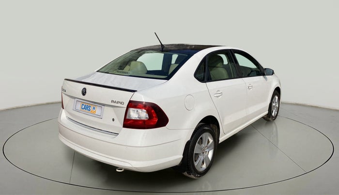 2017 Skoda Rapid STYLE 1.6 MPI AT, Petrol, Automatic, 36,795 km, Right Back Diagonal