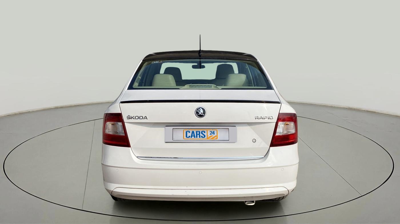 2017 Skoda Rapid STYLE 1.6 MPI AT, Petrol, Automatic, 36,795 km, Back/Rear