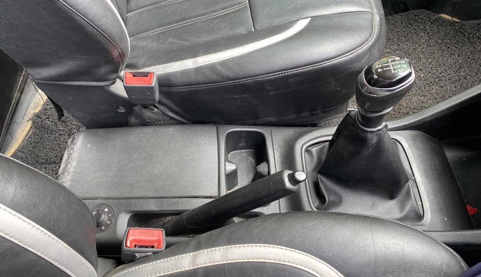 2019 Renault TRIBER RXT, Petrol, Manual, 69,604 km, Gear Lever