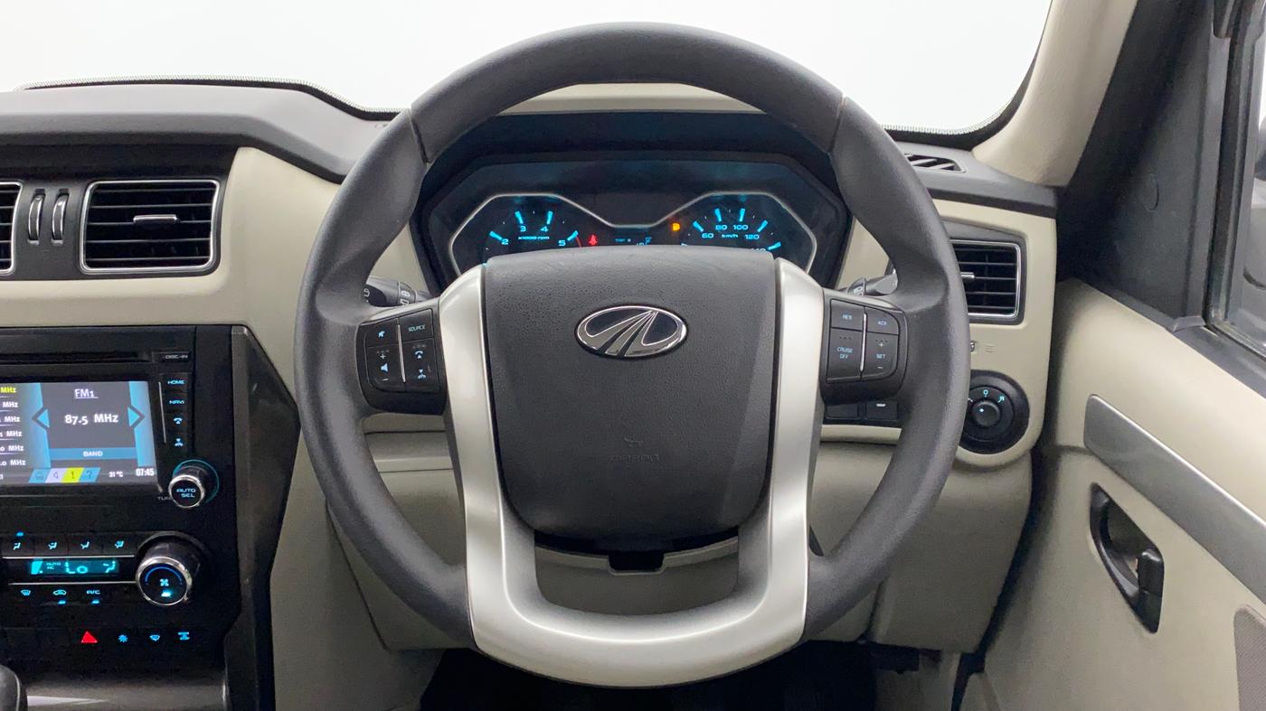 2014 Mahindra Scorpio S10, Diesel, Manual, 23,095 km, Steering Wheel Close Up