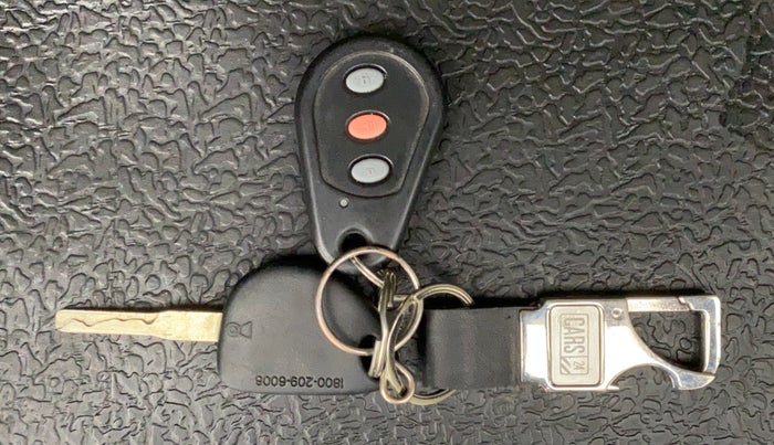 2014 Mahindra Scorpio S10, Diesel, Manual, 23,095 km, Key Close Up
