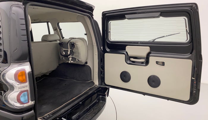 2014 Mahindra Scorpio S10, Diesel, Manual, 23,095 km, Boot Door Open
