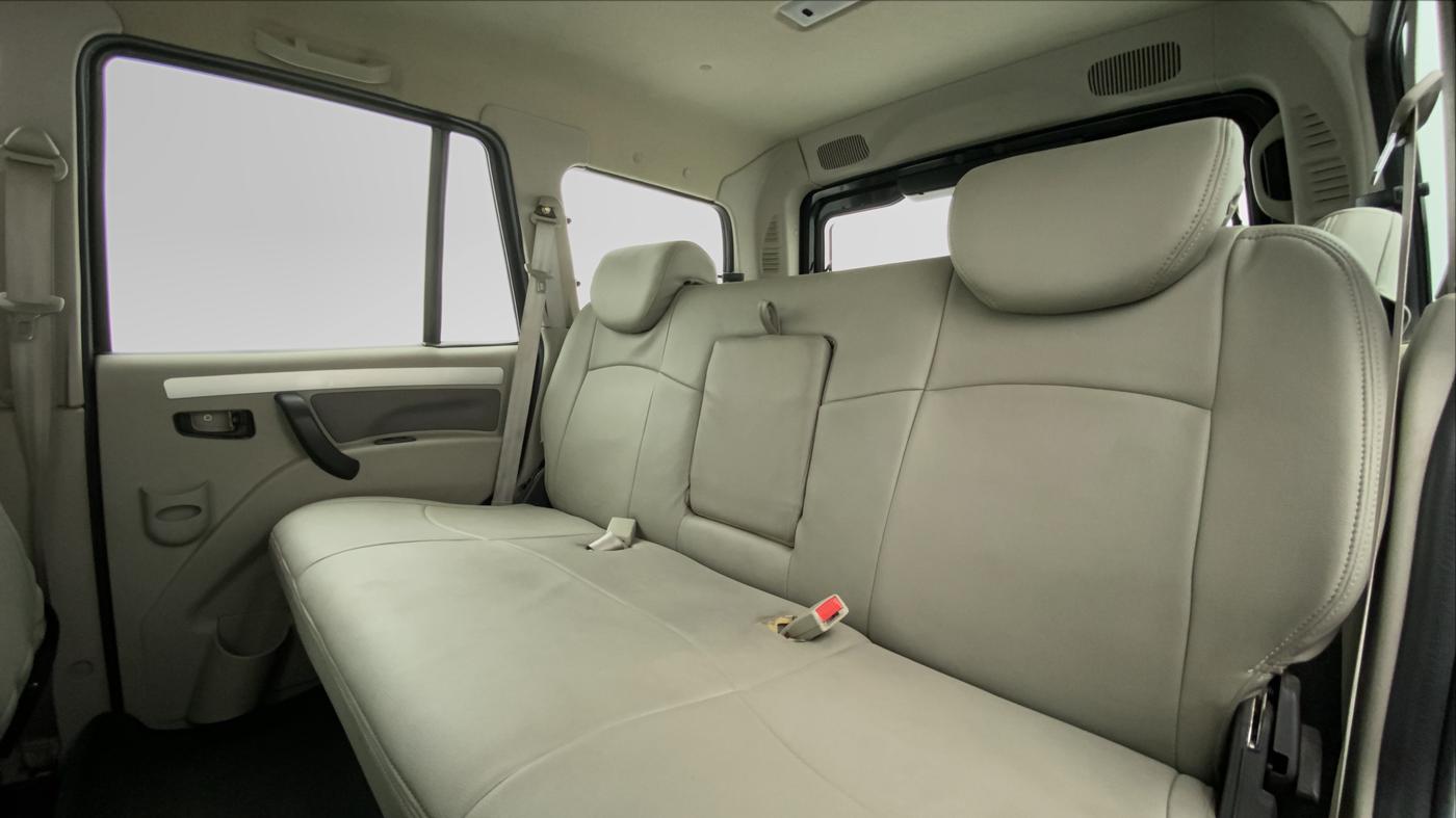 2014 Mahindra Scorpio S10, Diesel, Manual, 23,095 km, Right Side Rear Door Cabin