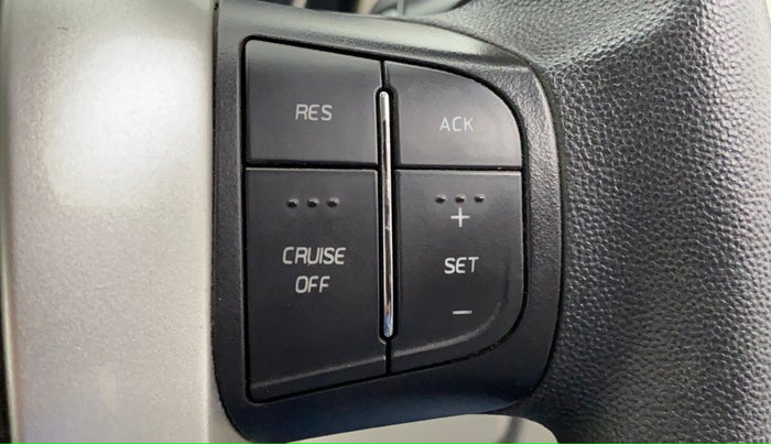 2014 Mahindra Scorpio S10, Diesel, Manual, 23,095 km, Adaptive Cruise Control