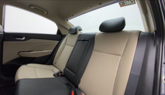 2022 Hyundai Verna SX (O) 1.5 CRDI, Diesel, Manual, 16,368 km, Right Side Rear Door Cabin
