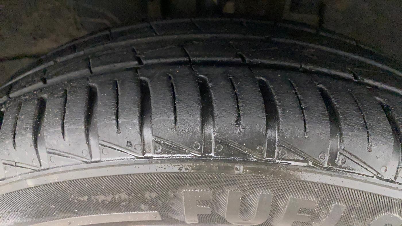 2020 Renault Kwid RXL 1.0 AMT, Petrol, Automatic, 33,195 km, Right Front Tyre Tread