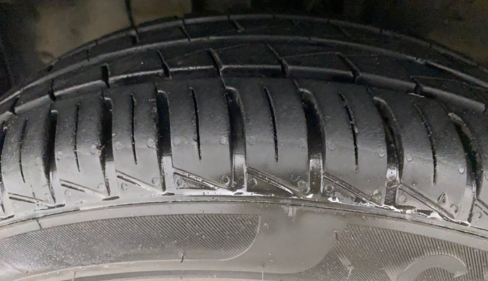 2020 Renault Kwid RXL 1.0 AMT, Petrol, Automatic, 33,195 km, Left Front Tyre Tread
