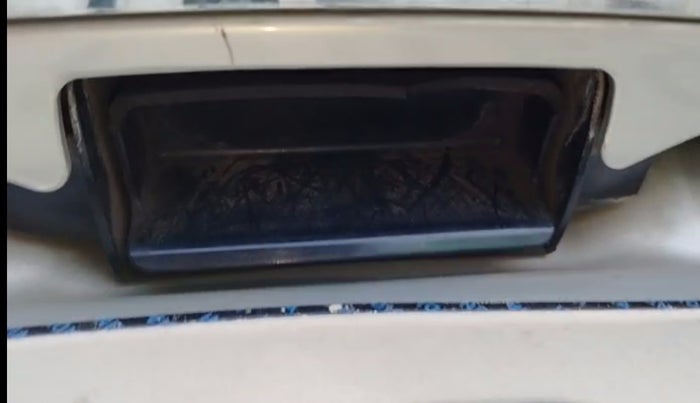 2016 Maruti Ertiga ZDI SHVS, Diesel, Manual, 28,732 km, Dicky (Boot door) - Trim lock has minor damage