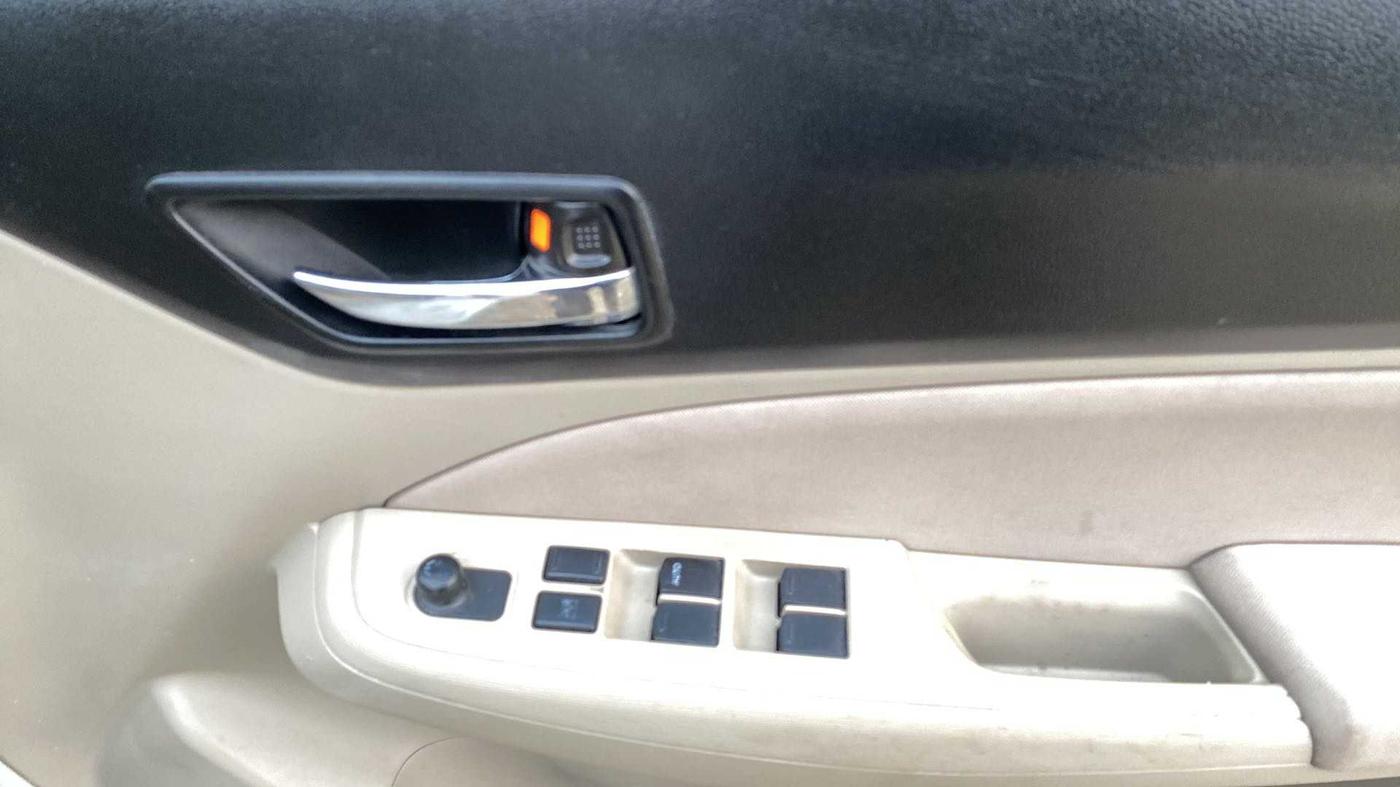 2018 Maruti Dzire VXI, Petrol, Manual, 71,291 km, Driver Side Door Panels Control