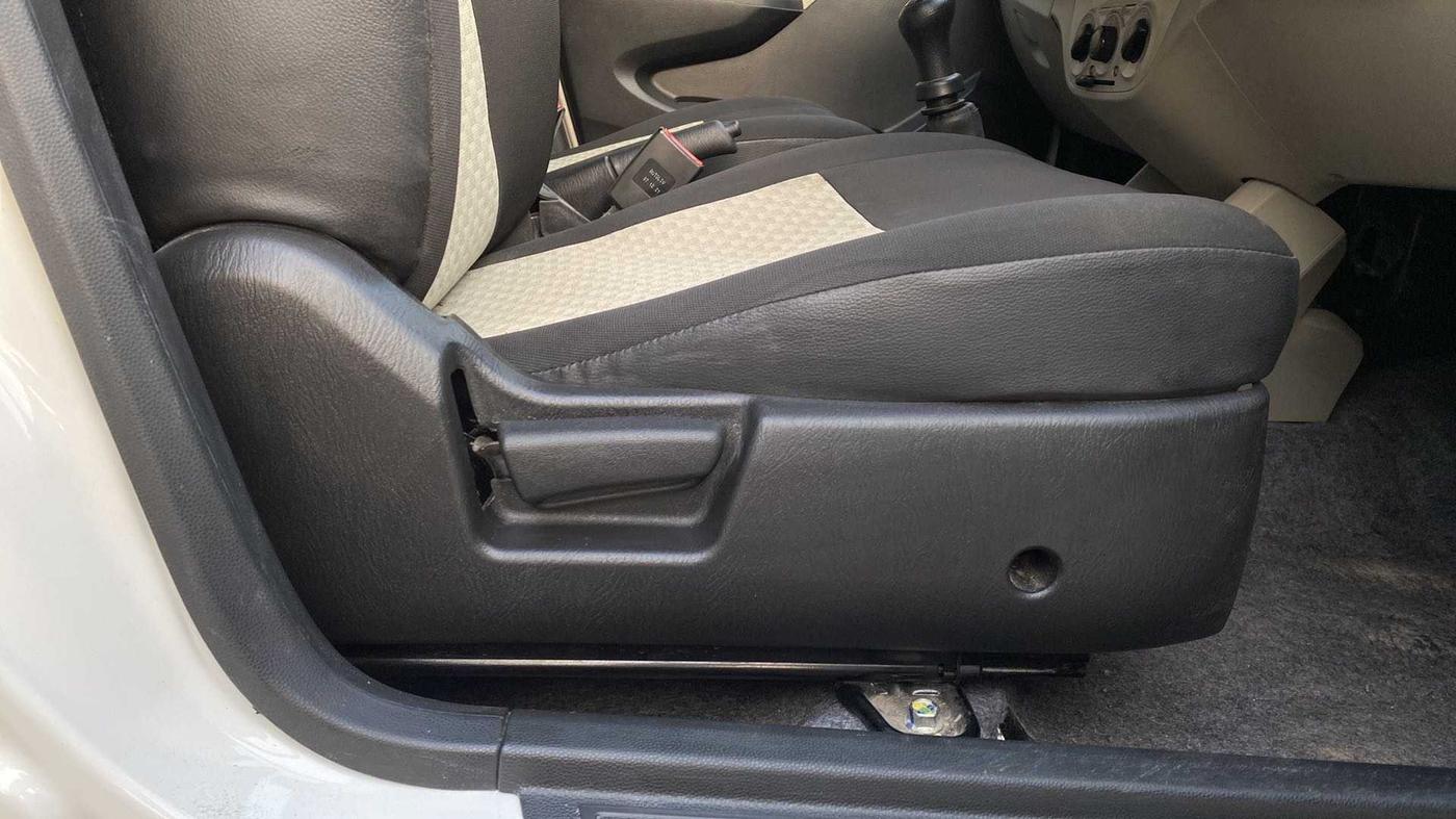 2021 Maruti Alto LXI O, Petrol, Manual, 8,089 km, Driver Side Adjustment Panel