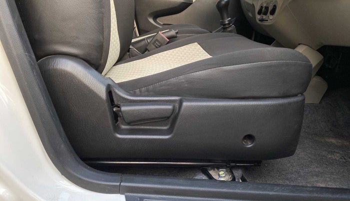 2021 Maruti Alto LXI O, Petrol, Manual, 8,089 km, Driver Side Adjustment Panel