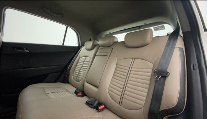 2016 Hyundai Creta SX PLUS AT 1.6 PETROL, Petrol, Automatic, 94,505 km, Right Side Rear Door Cabin