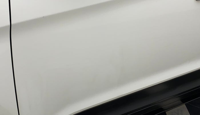 2016 Hyundai Creta SX PLUS AT 1.6 PETROL, Petrol, Automatic, 94,505 km, Front passenger door - Minor scratches