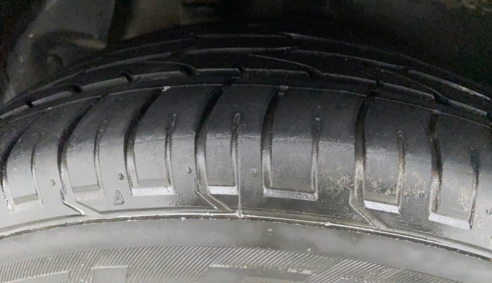 2016 Hyundai Creta SX PLUS AT 1.6 PETROL, Petrol, Automatic, 94,505 km, Right Rear Tyre Tread