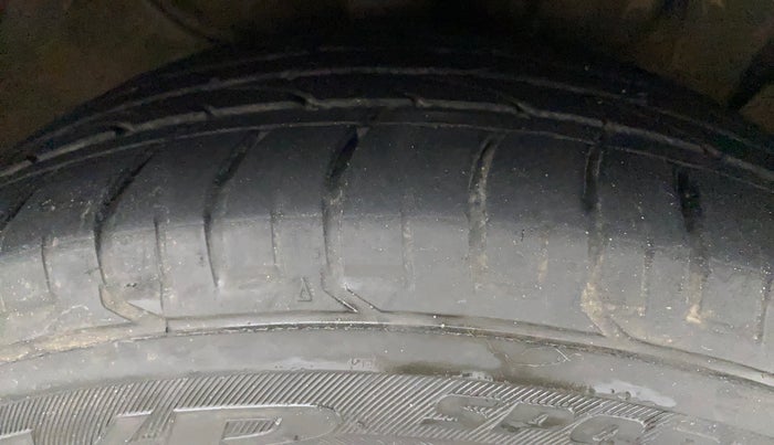 2016 Hyundai Creta SX PLUS AT 1.6 PETROL, Petrol, Automatic, 94,505 km, Right Front Tyre Tread