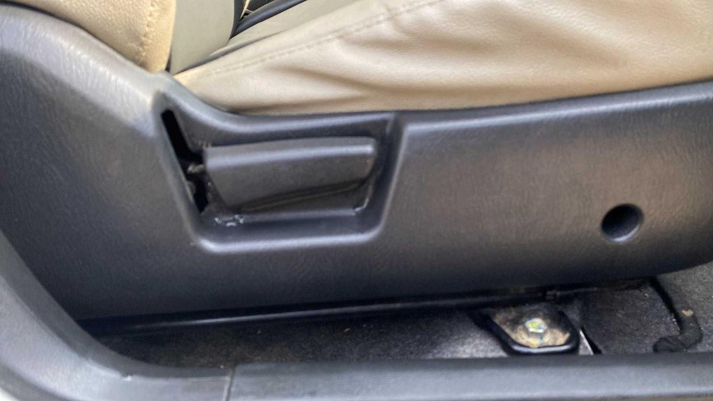2021 Maruti Alto LXI, Petrol, Manual, 27,589 km, Driver Side Adjustment Panel