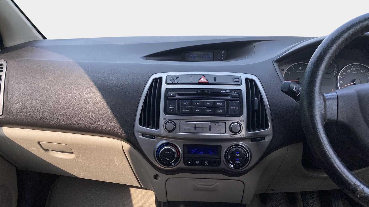 2013 Hyundai i20 MAGNA (O) 1.2, Petrol, Manual, 66,422 km, Air Conditioner