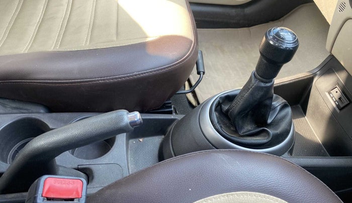 2013 Hyundai i20 MAGNA (O) 1.2, Petrol, Manual, 66,422 km, Gear Lever