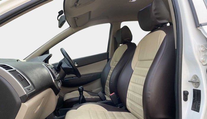 2013 Hyundai i20 MAGNA (O) 1.2, Petrol, Manual, 66,422 km, Right Side Front Door Cabin