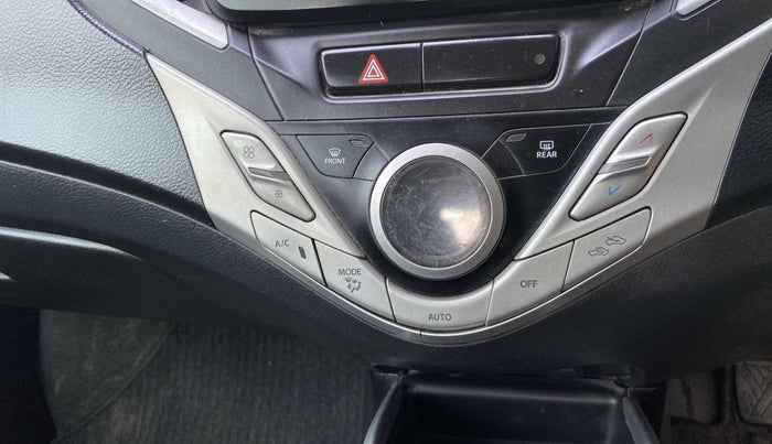 2016 Maruti Baleno ZETA DIESEL 1.3, Diesel, Manual, 98,068 km, AC Unit - Directional switch has minor damage