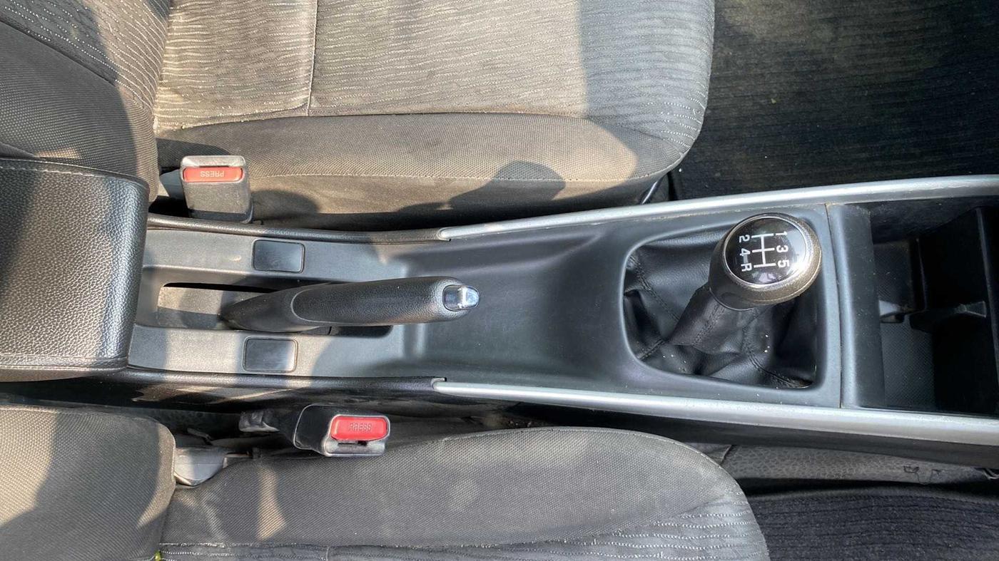 2016 Maruti Baleno ZETA DIESEL 1.3, Diesel, Manual, 98,068 km, Gear Lever