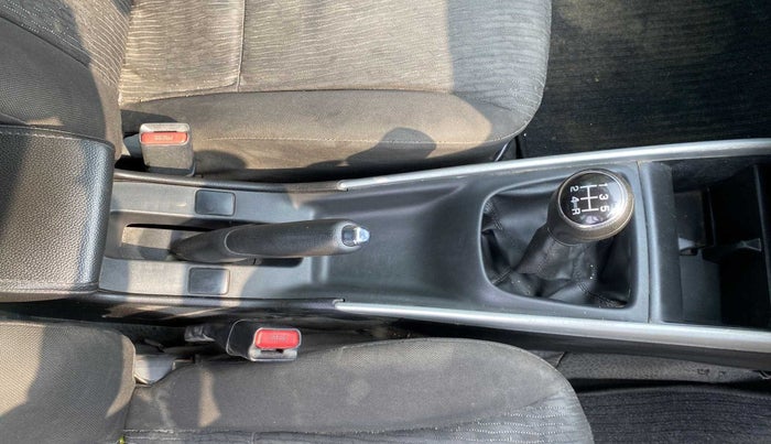 2016 Maruti Baleno ZETA DIESEL 1.3, Diesel, Manual, 98,068 km, Gear Lever