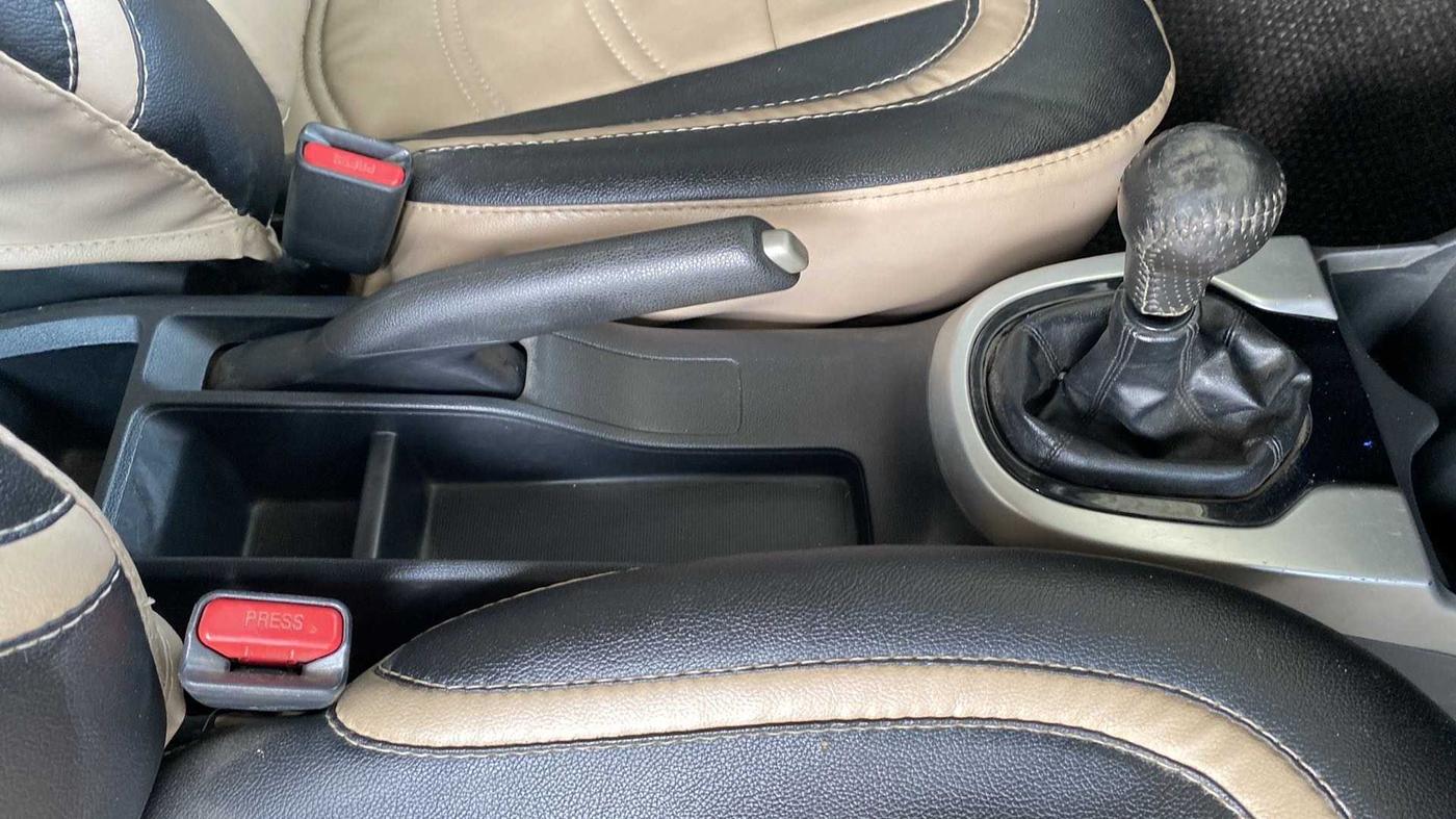 2015 Honda Jazz 1.2L I-VTEC VX, Petrol, Manual, 25,250 km, Gear Lever