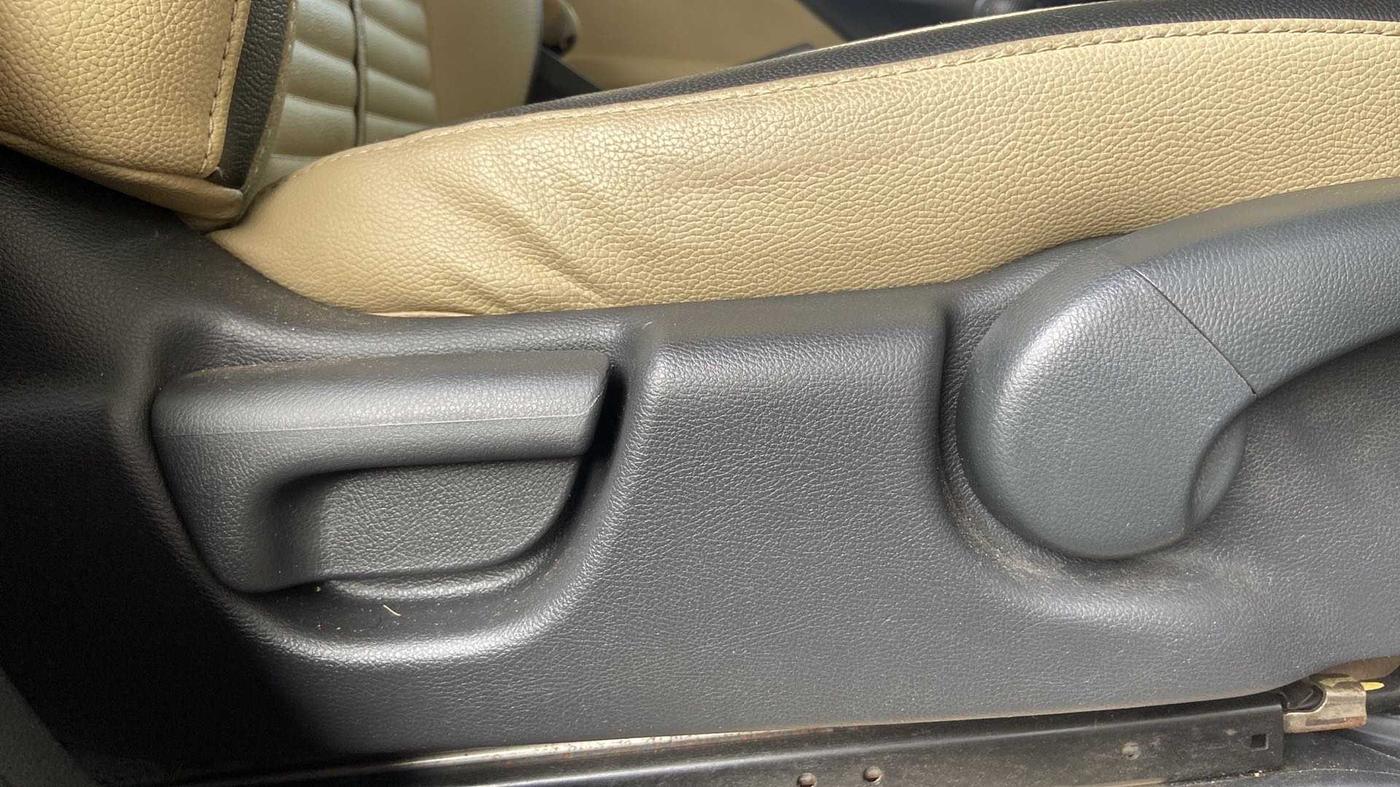 2016 Honda City 1.5L I-VTEC SV, Petrol, Manual, 37,869 km, Driver Side Adjustment Panel