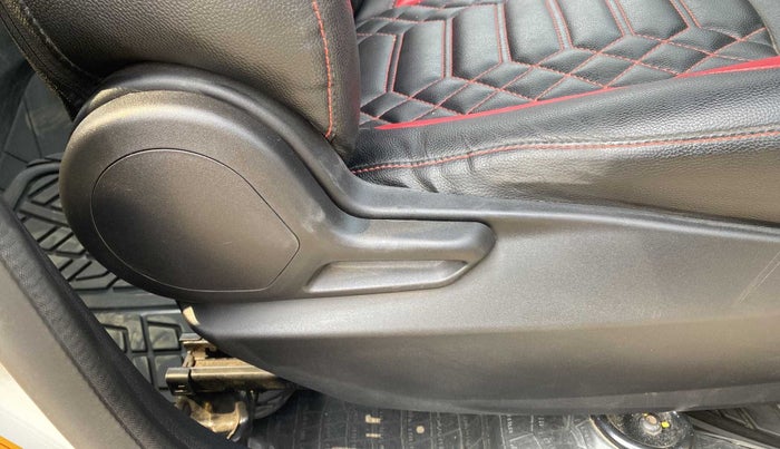 2020 Tata Tiago XT PETROL, Petrol, Manual, 30,463 km, Driver Side Adjustment Panel