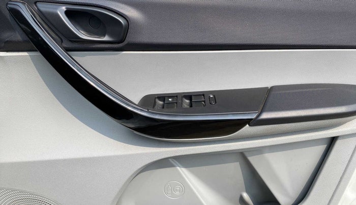 2020 Tata Tiago XT PETROL, Petrol, Manual, 30,463 km, Driver Side Door Panels Control