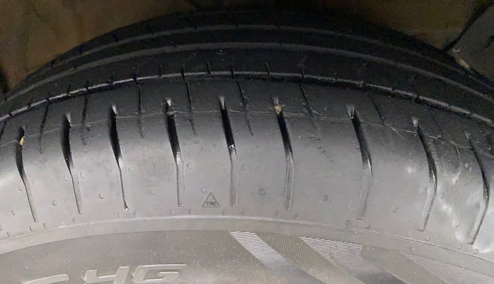 2019 Hyundai Creta EX 1.6 PETROL, Petrol, Manual, 65,700 km, Right Front Tyre Tread