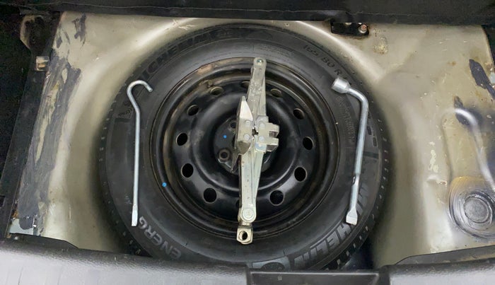 2013 Maruti Swift VXI, Petrol, Manual, 1,05,295 km, Spare Tyre