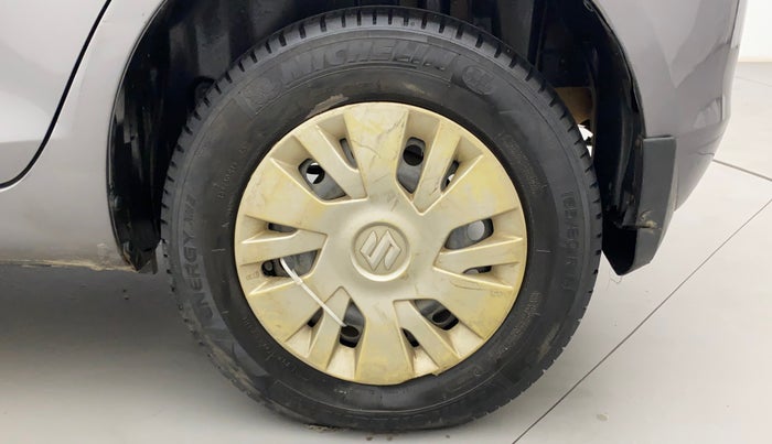 2013 Maruti Swift VXI, Petrol, Manual, 1,05,295 km, Left Rear Wheel