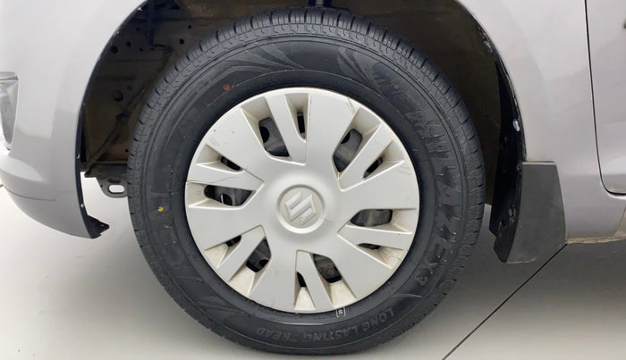 2013 Maruti Swift VXI, Petrol, Manual, 1,05,295 km, Left Front Wheel