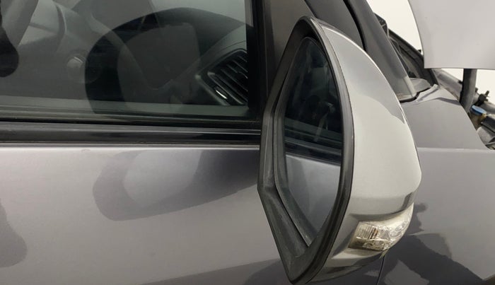 2013 Maruti Swift VXI, Petrol, Manual, 1,05,295 km, Right rear-view mirror - Mirror motor not working