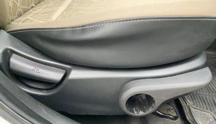 2015 Hyundai Xcent S 1.2, Petrol, Manual, 55,418 km, Driver Side Adjustment Panel