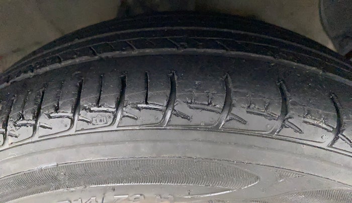 2015 Hyundai Xcent S 1.2, Petrol, Manual, 55,418 km, Right Front Tyre Tread