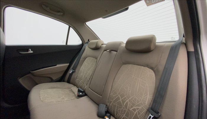 2015 Hyundai Xcent S 1.2, Petrol, Manual, 55,418 km, Right Side Rear Door Cabin
