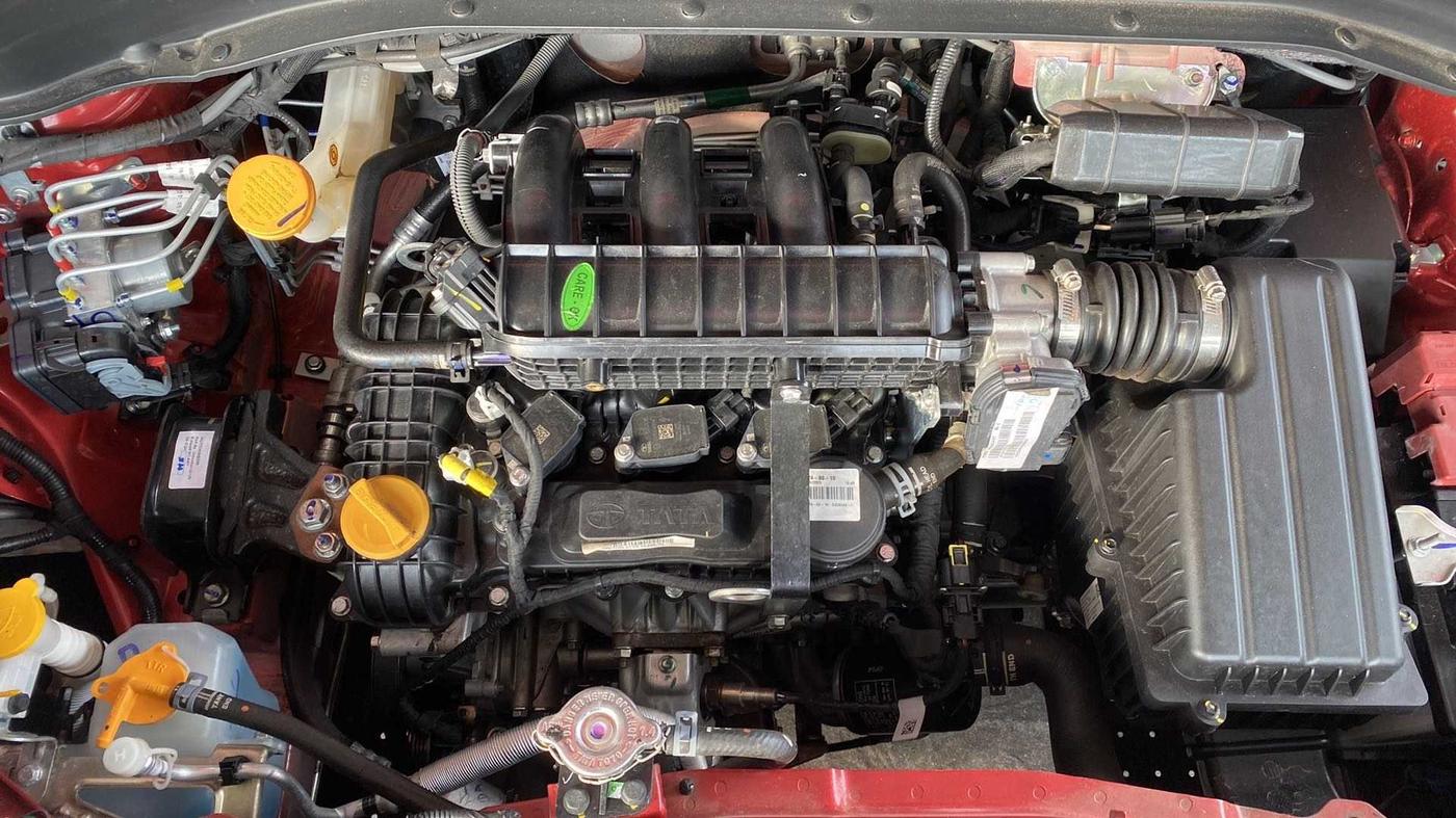 2023 Tata PUNCH CREATIVE AMT 1.2 RTN DUAL TONE, Petrol, Automatic, 4,741 km, Open Bonet