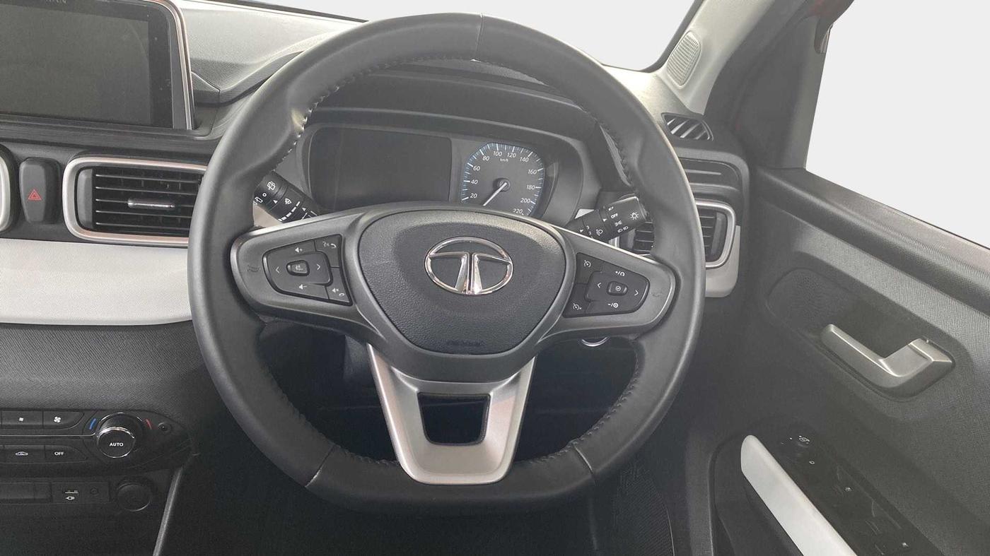 2023 Tata PUNCH CREATIVE AMT 1.2 RTN DUAL TONE, Petrol, Automatic, 4,741 km, Steering Wheel Close Up