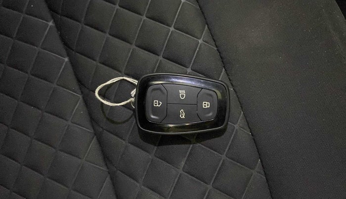 2021 Tata Safari XT PLUS, Diesel, Manual, 23,116 km, Key Close Up