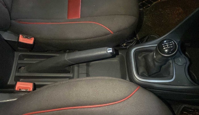 2019 Volkswagen Polo HIGHLINE PLUS 1.0, Petrol, Manual, 26,031 km, Gear Lever