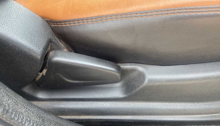 2020 Renault Kwid RXL 1.0, Petrol, Manual, 19,723 km, Driver Side Adjustment Panel