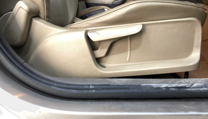 2015 Volkswagen Vento HIGHLINE 1.5 AT, Diesel, Automatic, 72,821 km, Driver Side Adjustment Panel