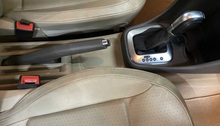 2015 Volkswagen Vento HIGHLINE 1.5 AT, Diesel, Automatic, 72,821 km, Gear Lever