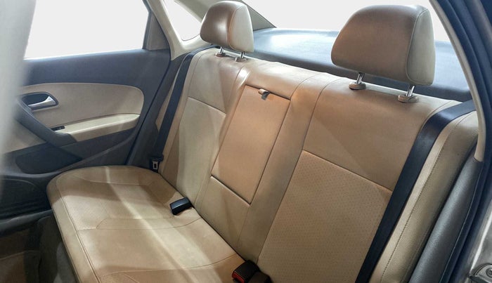 2015 Volkswagen Vento HIGHLINE 1.5 AT, Diesel, Automatic, 72,821 km, Right Side Rear Door Cabin